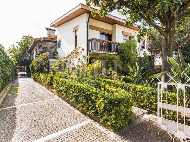 Moradia T4 com jardim e garagem, Matosinhos, Porto
