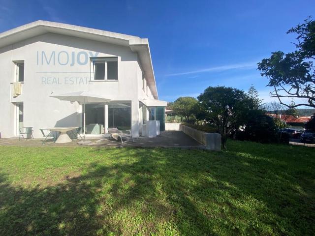 Moradia T4 com Jardim e Garagem para Venda em Alfragide 177m² Alfragide