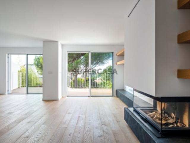 Moradia T4 com Jardim e Piscina no Monte Estoril Cascais