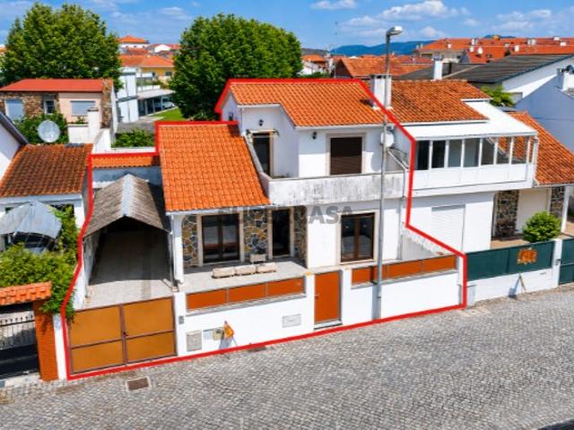 Moradia T4 com Jardim em Fão Esposende