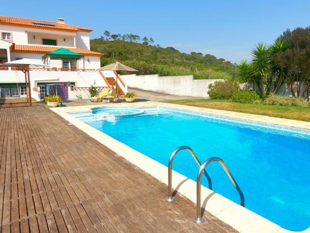 Moradia T4 com jardim, piscina e garagem, muito perto de Óbi. 293m² Amoreira