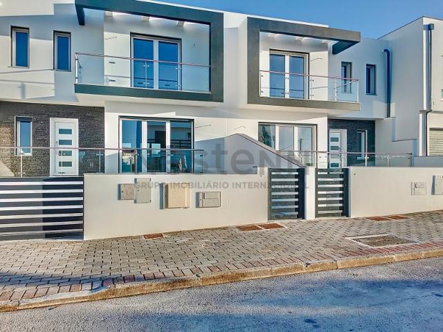 Moradia T4 com piscina na Lourinhã