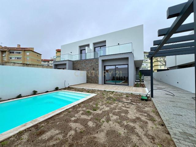 Moradia T4 com Piscina na Parede Cascais, Lisboa