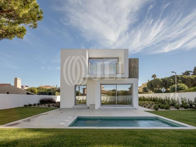 Moradia T4 com piscina, na Quinta da Bicuda, em Cascais