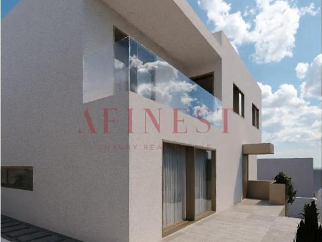 Moradia T4 com piscina no Coração de Alcabideche Oportunid. 255m² Alcabideche
