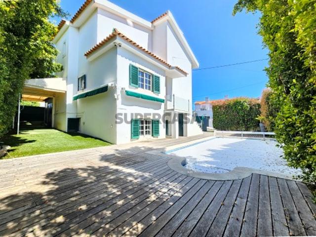 Moradia T4 com piscina, no Estoril, Cascais