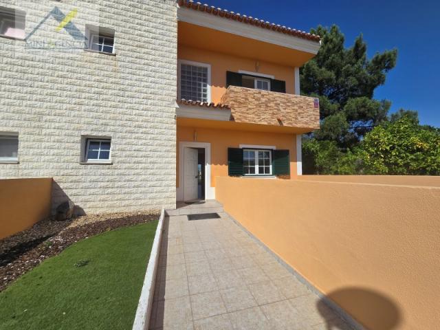 Moradia T4 com Piscina no Vale Ana Gomes em Setúbal
