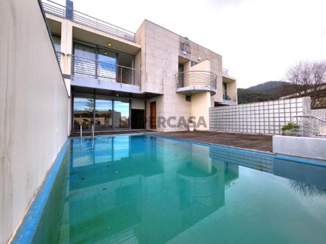 Moradia T4 com piscina, Abelheira