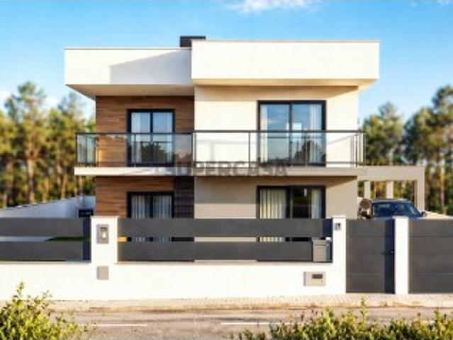 Moradia T4 com piscina, acabamentos de excelência em Pinhal General
