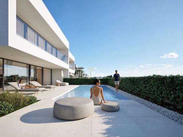 Moradia T4 com Piscina, ao lado da praia, Garagem e Vista Mar Algarve.Portugal