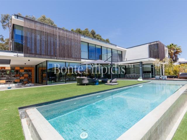 Moradia T4 com Piscina Aquecida no Bairro da Martinha 465m² Cascais e estoril