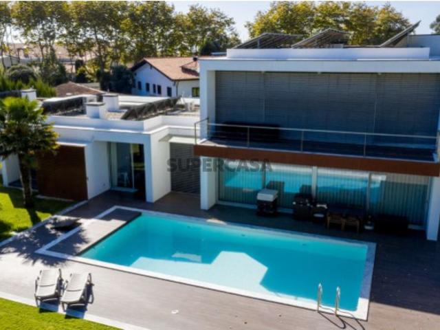 Moradia T4 com piscina aquecida em Francelos, Vila Nova de Gaia