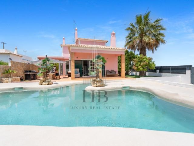 Moradia T4 com Piscina |Armação Pera |Faro