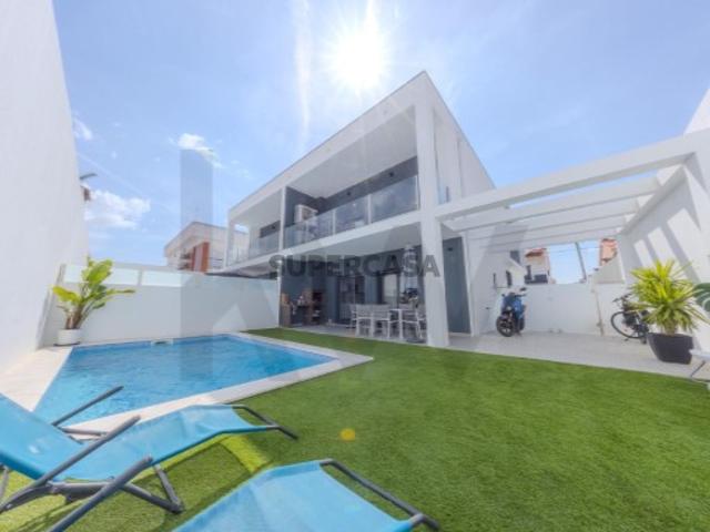 Moradia T4 com piscina | Arquitetura Contemporânea | Morgados, Fernão Ferro