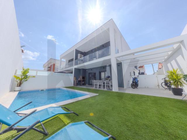 Moradia T4 com piscina | Arquitetura Contemporânea | Morgados, Fernão Ferro