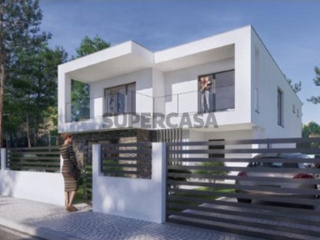 Moradia T4 com Piscina centro da Aroeira