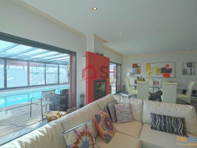 Moradia T4 com Piscina Coberta na Silveira | 26083446680