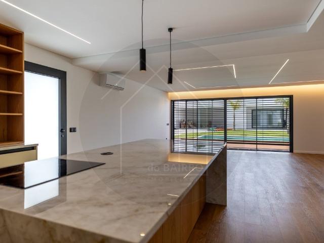 Moradia T4 com Piscina, design moderno, em Vila Nova de Gaia 284m² Gulpilhares