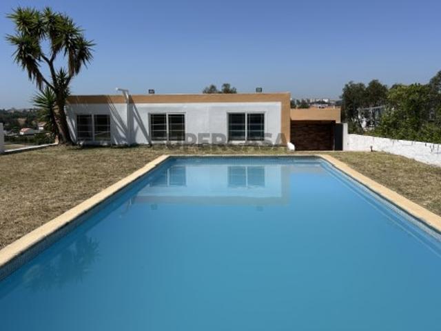 Moradia T4 com Piscina e Anexo independente, Setúbal