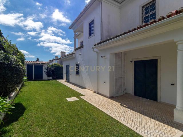 Moradia T4 com Piscina e Acabamentos de Excelência – Póvoa da Galega, Mafra