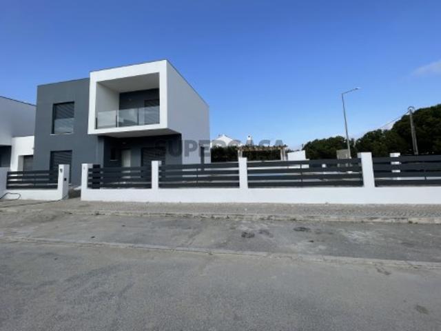Moradia T4 com piscina e garagem | Lagoa de Albufeira | Sesimbra