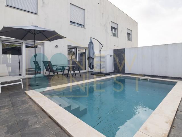 Moradia T4 com piscina e garagem nas Manteigadas | Setúbal