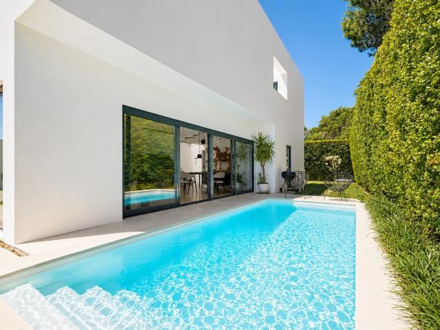 Moradia T4 com Piscina e jardim na Aldeia de Juzo, Cascais