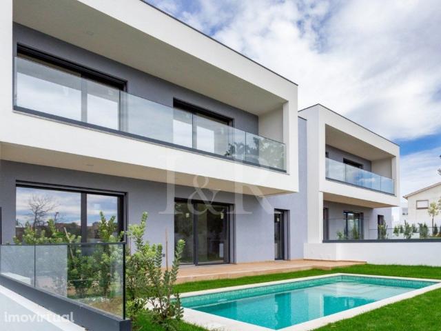 Moradia T4 com piscina e jardim em Alcabideche, Cascais