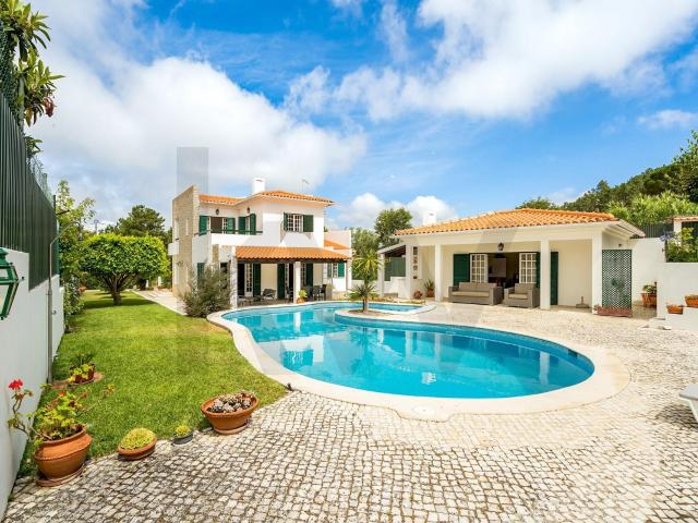 Moradia T4 com piscina e lote de 1.000 m² | Sesimbra