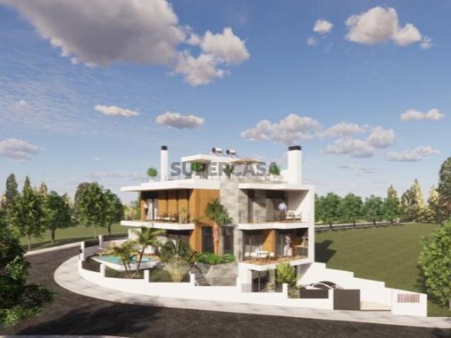 Moradia T4 com piscina e lareira, no Bairro da Primavera, Santa Iria de Azóia