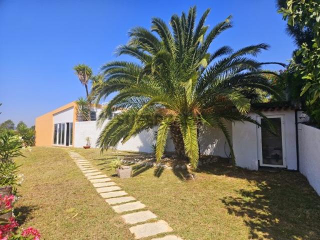 Moradia T4 com Piscina e Terreno de 900m², com vistas desafogadas em Quinta da Serralheira Setúbal