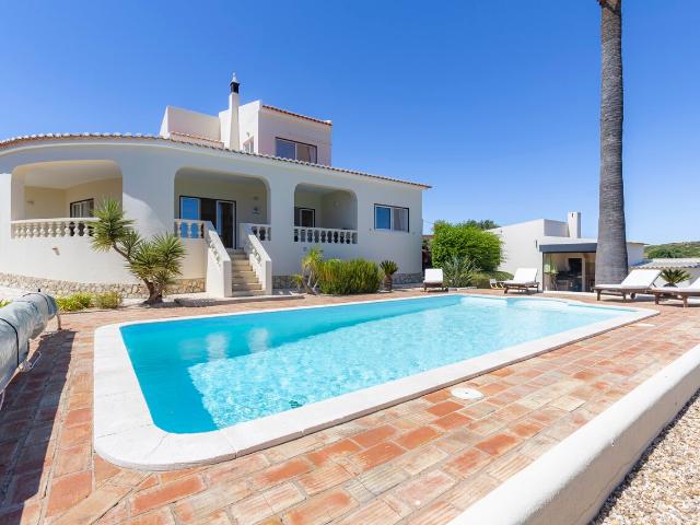 Moradia T4 com Piscina e Vista Campo|Praia da Luz