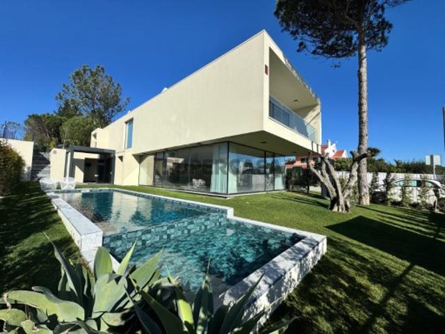Moradia T4 com piscina e vista mar, em Albarraque, Sintra