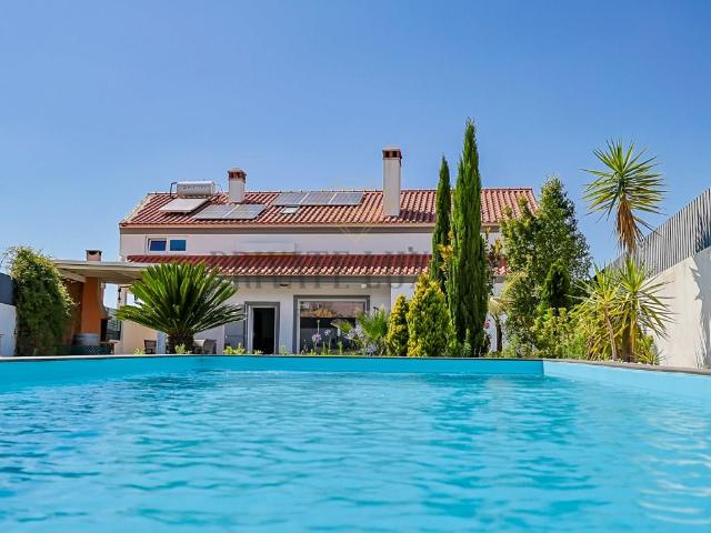 Moradia T4 com piscina e vista para a Serra da Arrábida 0m² Palmela