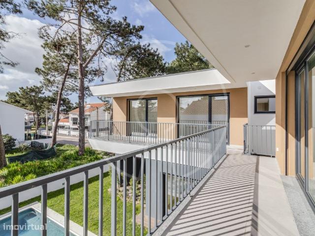 Moradia T4 com piscina em Belverde