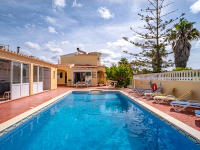 Moradia T4 com piscina em Carvoeiro