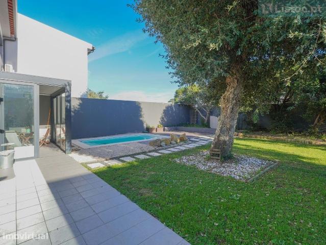 Moradia T4 com piscina em condomnio privado, Sintra