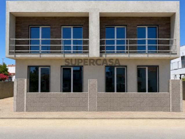 Moradia T4 com piscina em Fernão Ferro