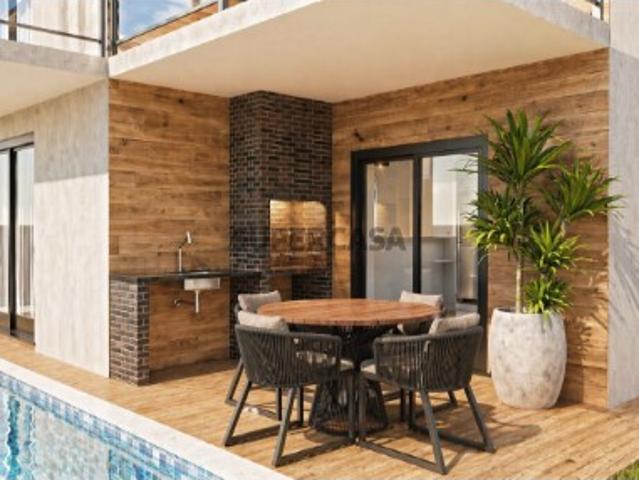 Moradia T4 com Piscina em Fernão Ferro Fração B