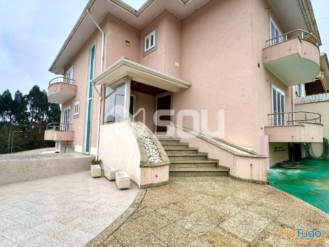 Moradia T4 com Piscina em Jovim | 26084069196