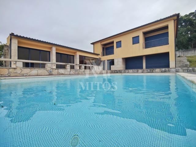 Moradia T4 com piscina para venda em Afife Viana do Castelo
