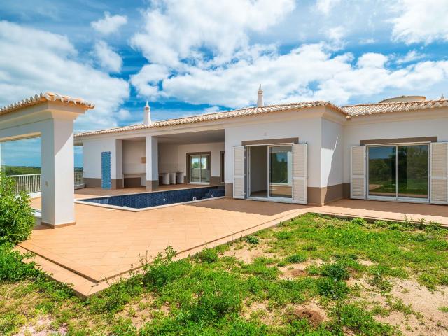 Moradia T4 com Piscina Privada, Vila do Bispo, Budens