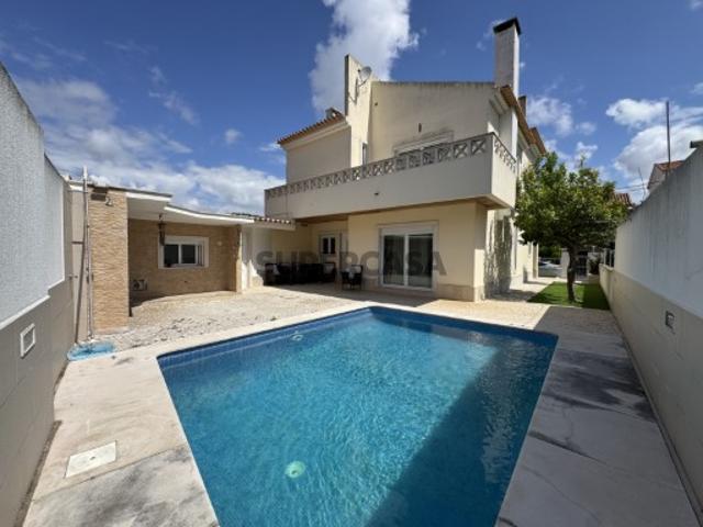 Moradia T4 com piscina | Vale Fetal