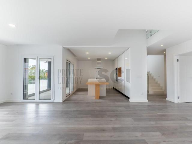 Moradia T4 com piscina | Vale Milhaços 167m² Corroios