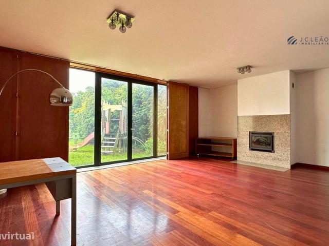 Moradia T4 com piscina