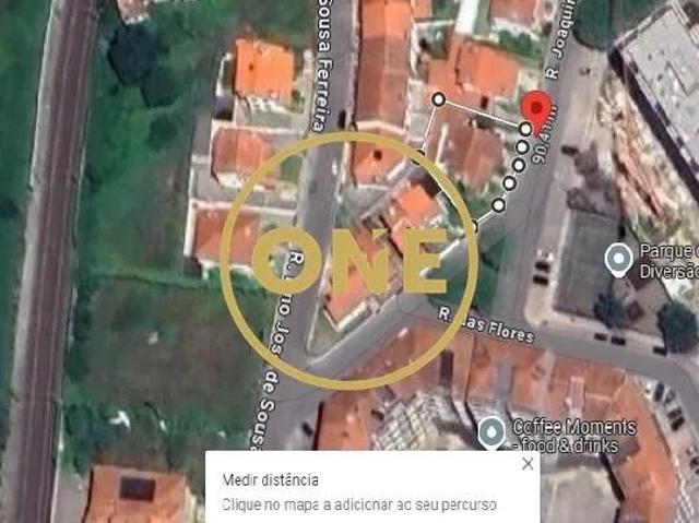 Moradia T4 com sótão e piso inferior para venda em Santo Adrião Vila Nova de Famalicão!