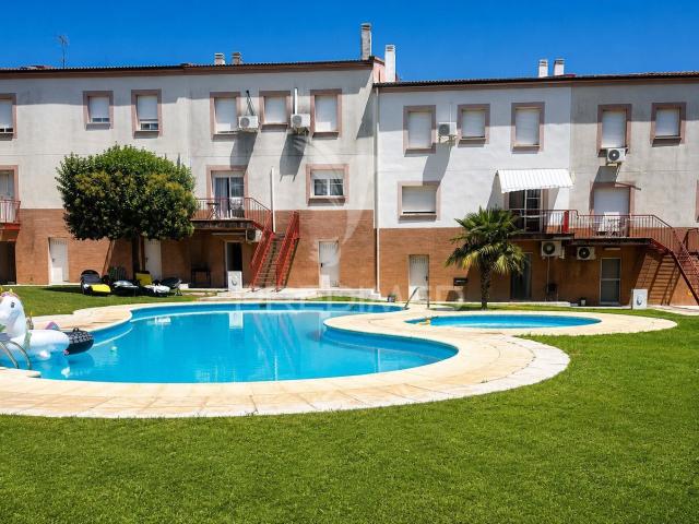 Moradia T4 Condominio Privado