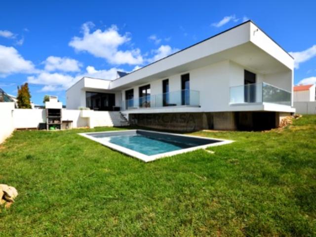 Moradia T4 Contemporânea
