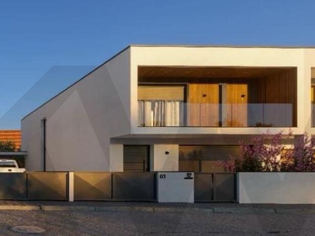 Moradia T4 Contemporânea na Gafanha da Nazaré