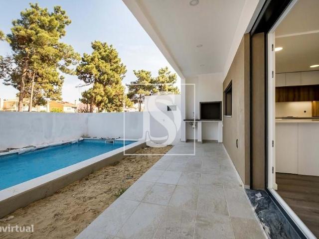 Moradia T4 c/piscina Seixal